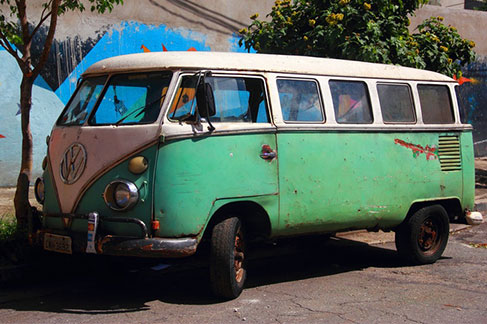 Rusty Classic Volkswagen Bus