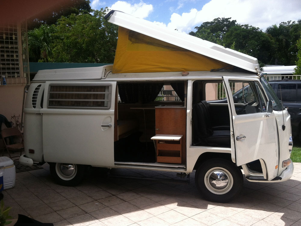 Edgar Morales's 1970 Westfalia Bus
