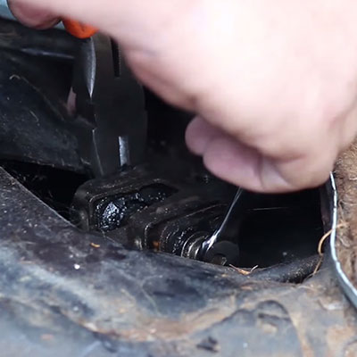 Removing the Shift Coupler Through Bolt