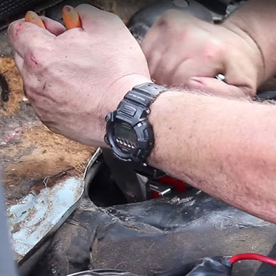 Tightening Shift Coupler Bushing Through Bolt