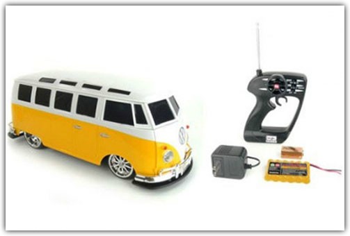 Classic VW Bus Remote Controlled Car with Batteries and Transmitter